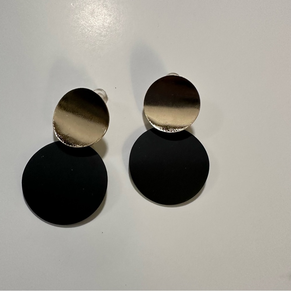 New Black and Gold Retro Earrings